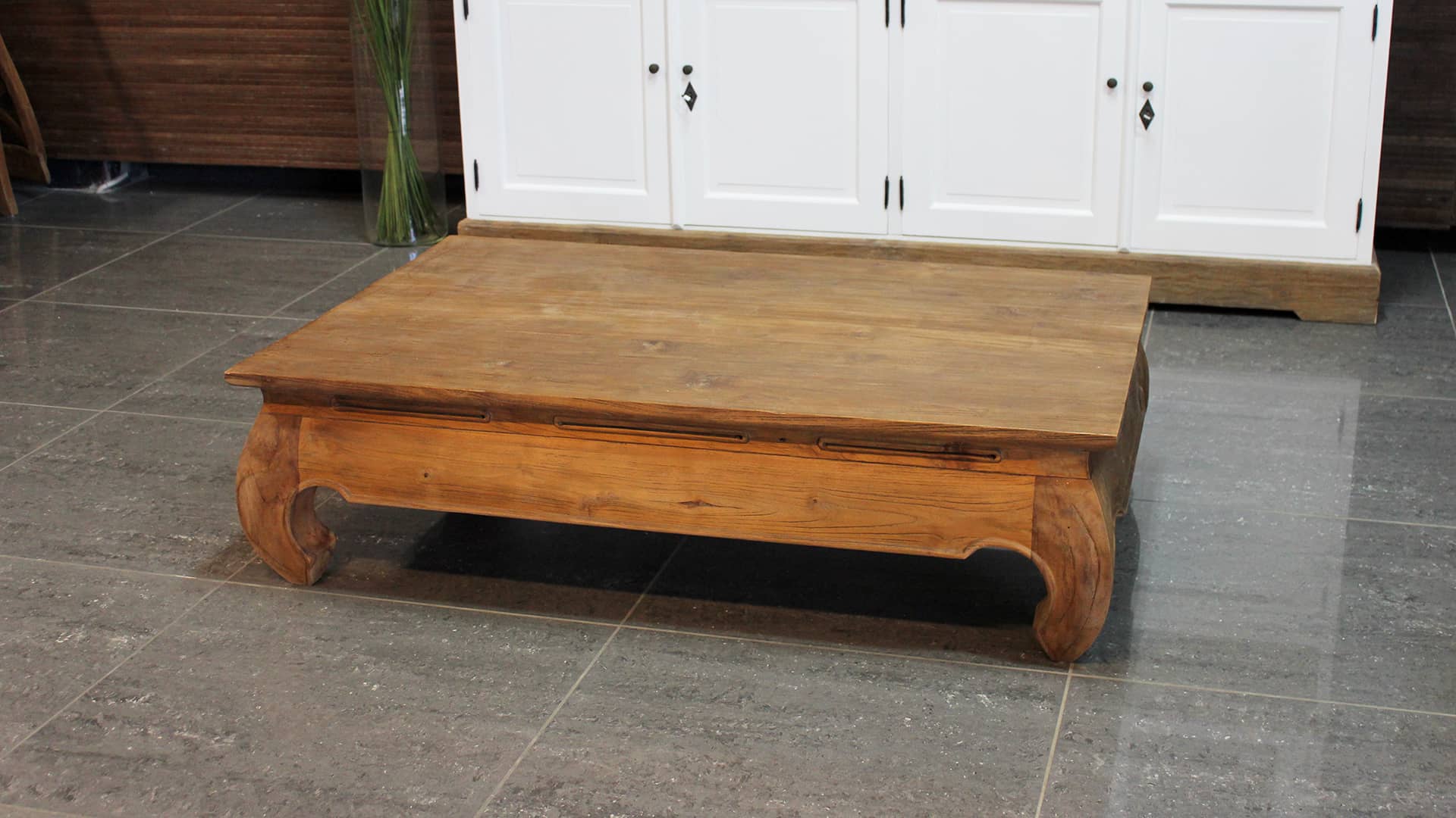 Salontafel teak met opium poot.